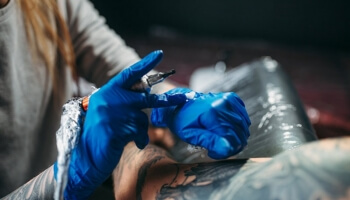 Hygiène chez les tatoueurs