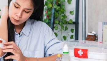 Que doit contenir une trousse de secours ?